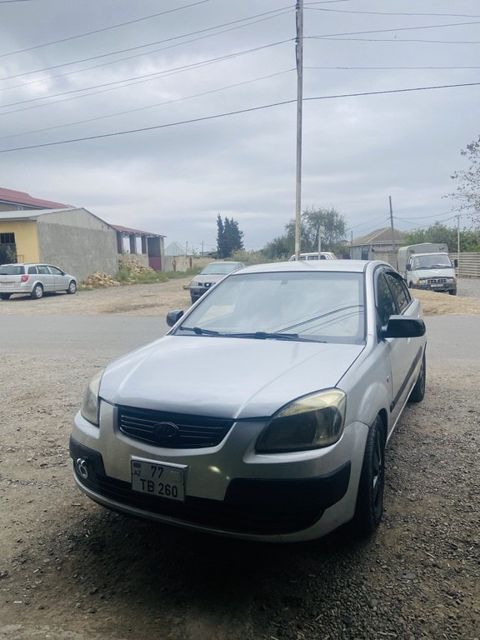 Kia Rio, 1.5 L, 2009 il, 400 000 km — Biləsuvar
