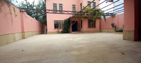 Satılır 4 otaqlı həyət evi/bağ evi 180 m² — Bakı