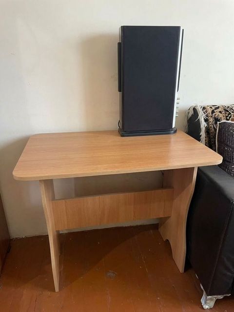 Düz masa, Polkasız, Siyirməsiz, Teksturalı laminat, Zəmanətsiz, Kredit yoxdur — Bakı