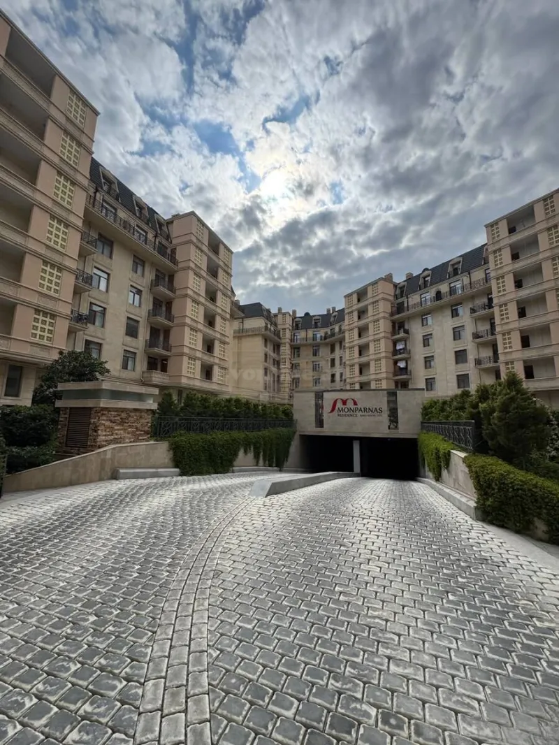 Satılır 4 otaqlı Mənzil Yeni tikili 204 m² Bakı, Xətai r., Ağ şəhər — Bakı