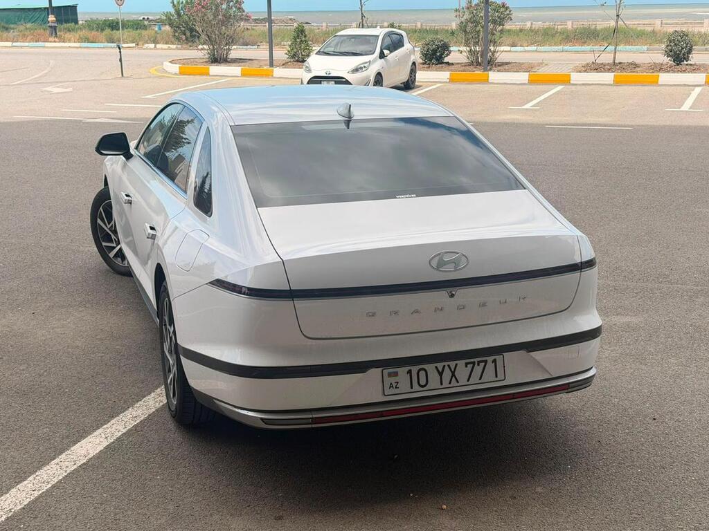 Hyundai Grandeur, 1.6 L, 1.49 kWh, 2023 il, 47 400 km 10-YX-771 — Avtomobillər, Bakı (8)