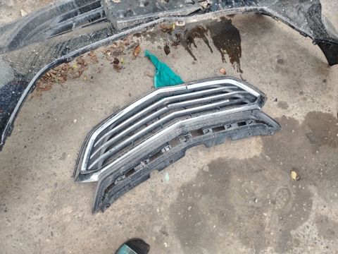 Məhsul: Avtomobil üçün ön bamper və radiator barmaqlığı komplekti — Bakı