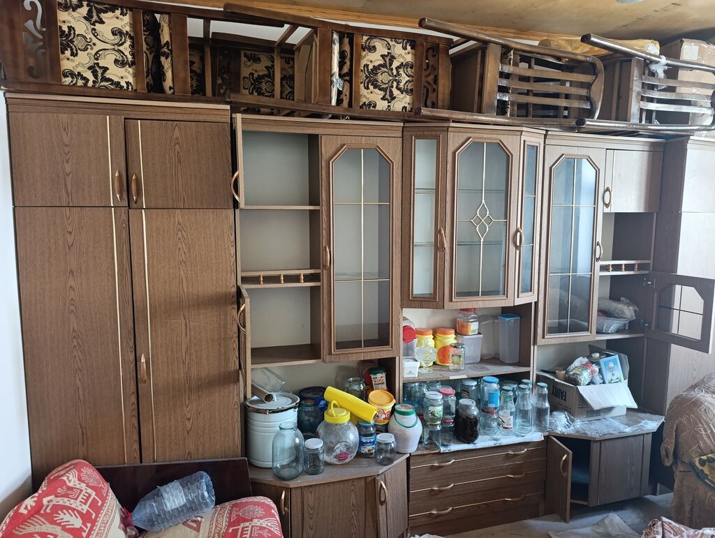 Klassik üslubda iri ölçülü qonaq otağı üçün divar dolabı - Material — Qonaq otağı üçün, Bakı (2)