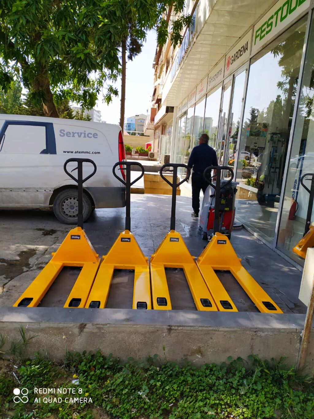 Transpalet Yükgötürmə qabiliyyəti - 2500kq Ölçüləri: ümumi eni — Anbar avadanlığı, Bakı (3)