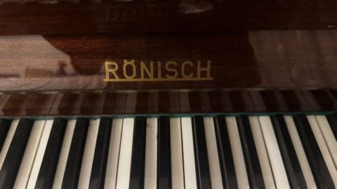 Rönisch akustik pianino – klassik alman məktəbinin nümunəsi — Bakı