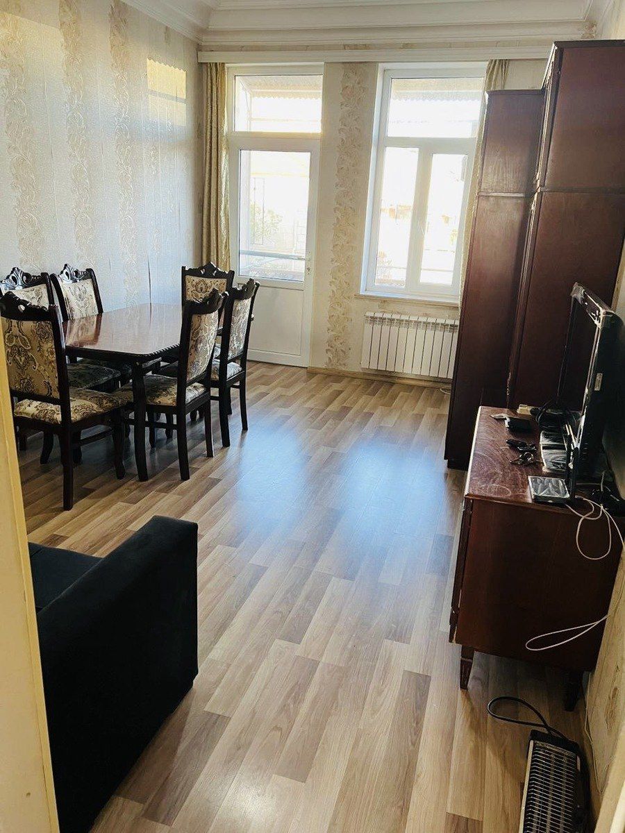 Satılır 2 otaqlı köhnə tikili 58 m² — Mənzil, Bakı (3)