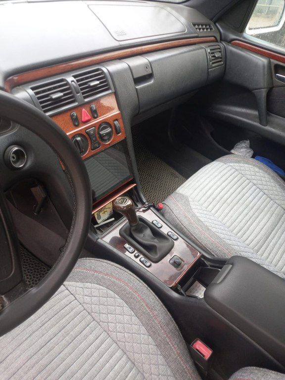 Mercedes E 220, 2.2 L, 1996 il, 300 000 km 77-QV-967 — Avtomobillər, Sumqayıt (6)
