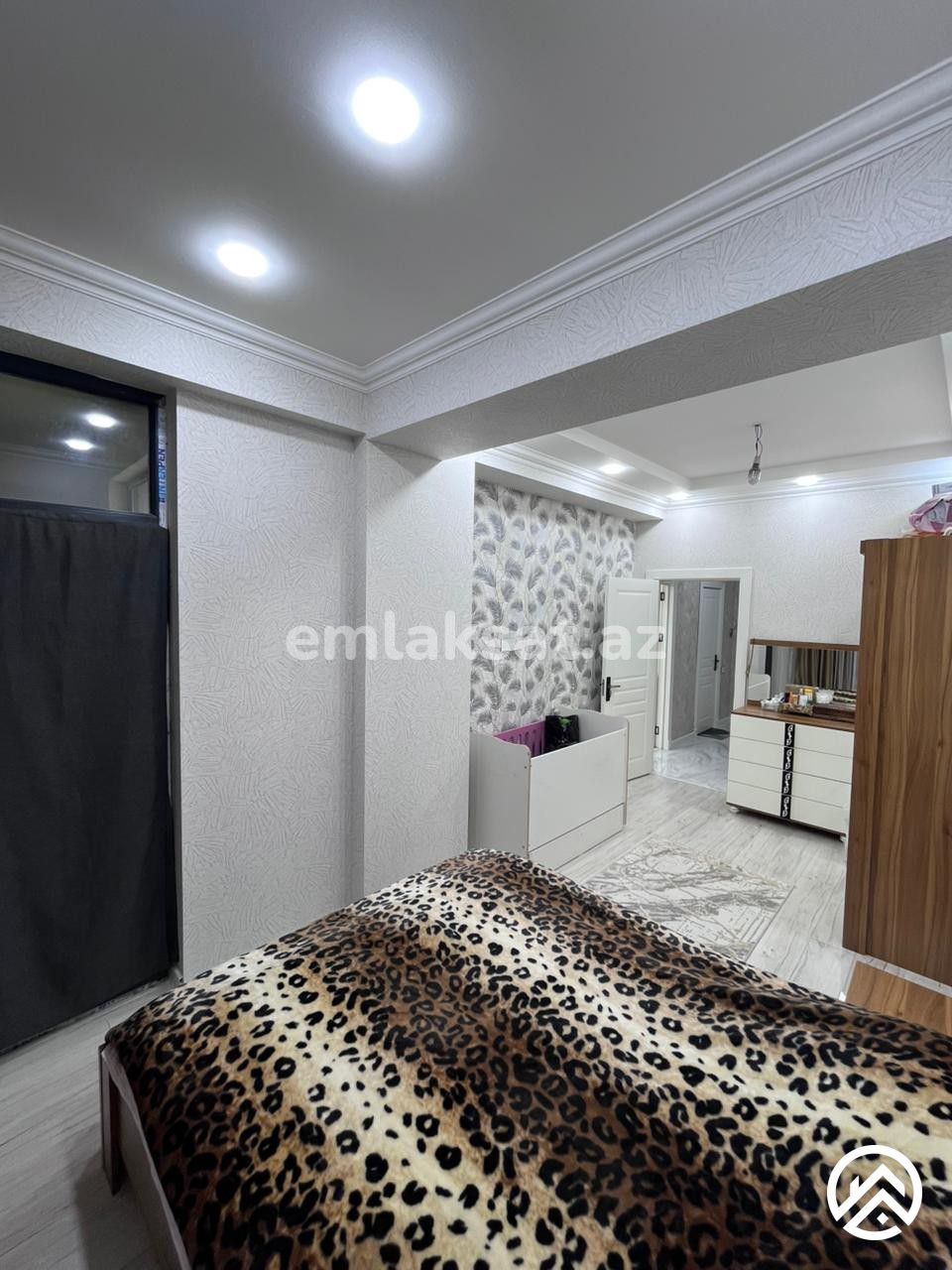 Satılır 2 otaq köhnə tikili 60 m², Bakıxanov — Mənzil, Bakı (3)