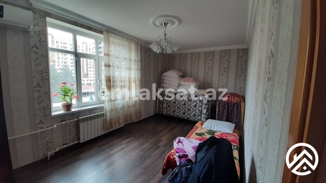 Satılır 5 otaq köhnə tikili 110 m², Bakıxanov — Mənzil, Bakı (11)