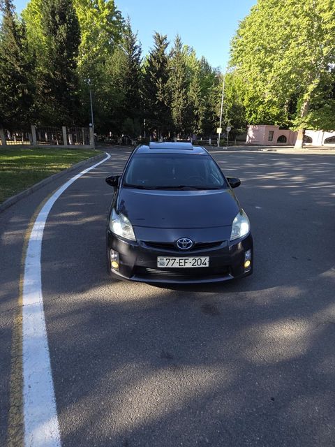 Toyota Prius, 1.8 L, 1.3 kWh, 2011 il, 400 000 km — Mingəçevir