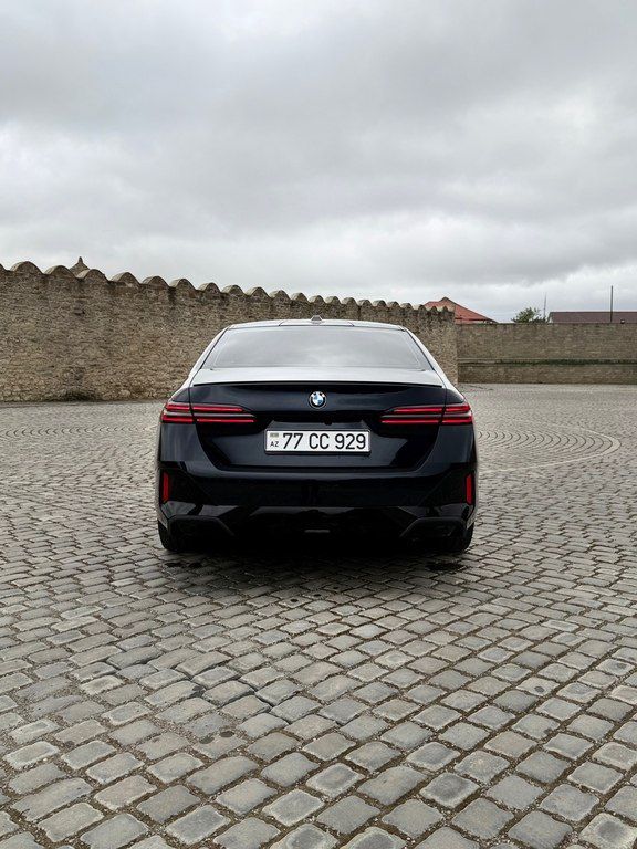 BMW 530, 2.0 L, 2025 il, 13 000 km 77-CC-929 — Avtomobillər, Bakı (6)