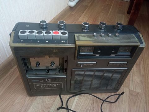Vesna-207 Stereo maqnitofon Məhsul təsviri: - Model: “Весна-207 — Masazır