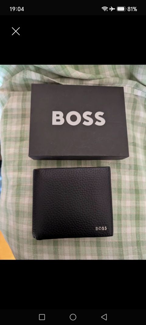 Boss kişi pulqabısı - Rəng: qara - Material: teksturalı (qranül) — Bakı