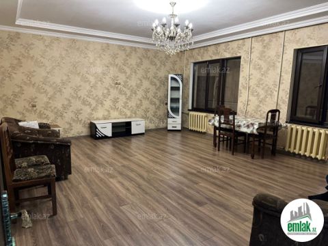 Satılır 5 otaqlı 120 m² köhnə tikili Xalqlar Dostluğu m