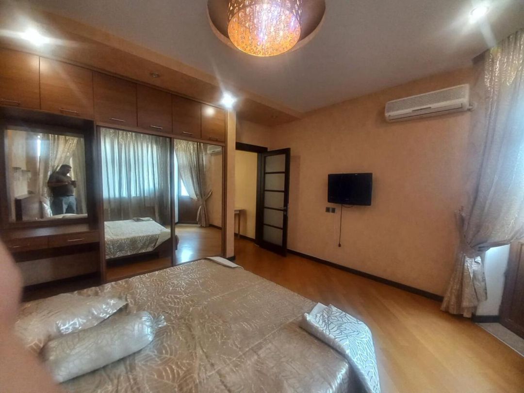 İcarəyə verilir 4 otaqlı yeni tikili 160 m² — Mənzil, Bakı (11)