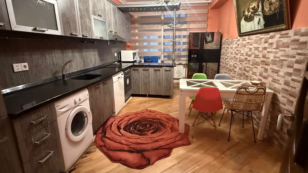 İcarəyə verilir 3 otaqlı yeni tikili 160 m² — Mənzil, Bakı (11)