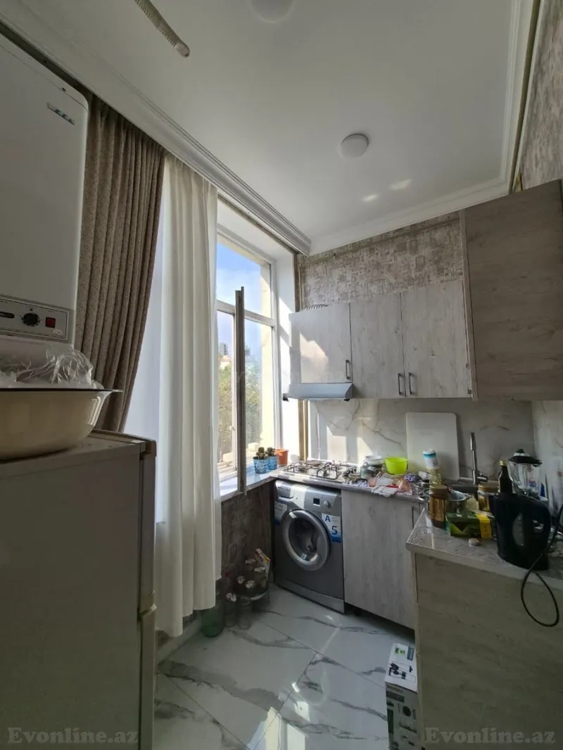 Satılır 2 otaqlı Mənzil Köhnə tikili 64 m² Bakı, Yasamal r., Elmlər Akademiyası m — Mənzil, Bakı (4)
