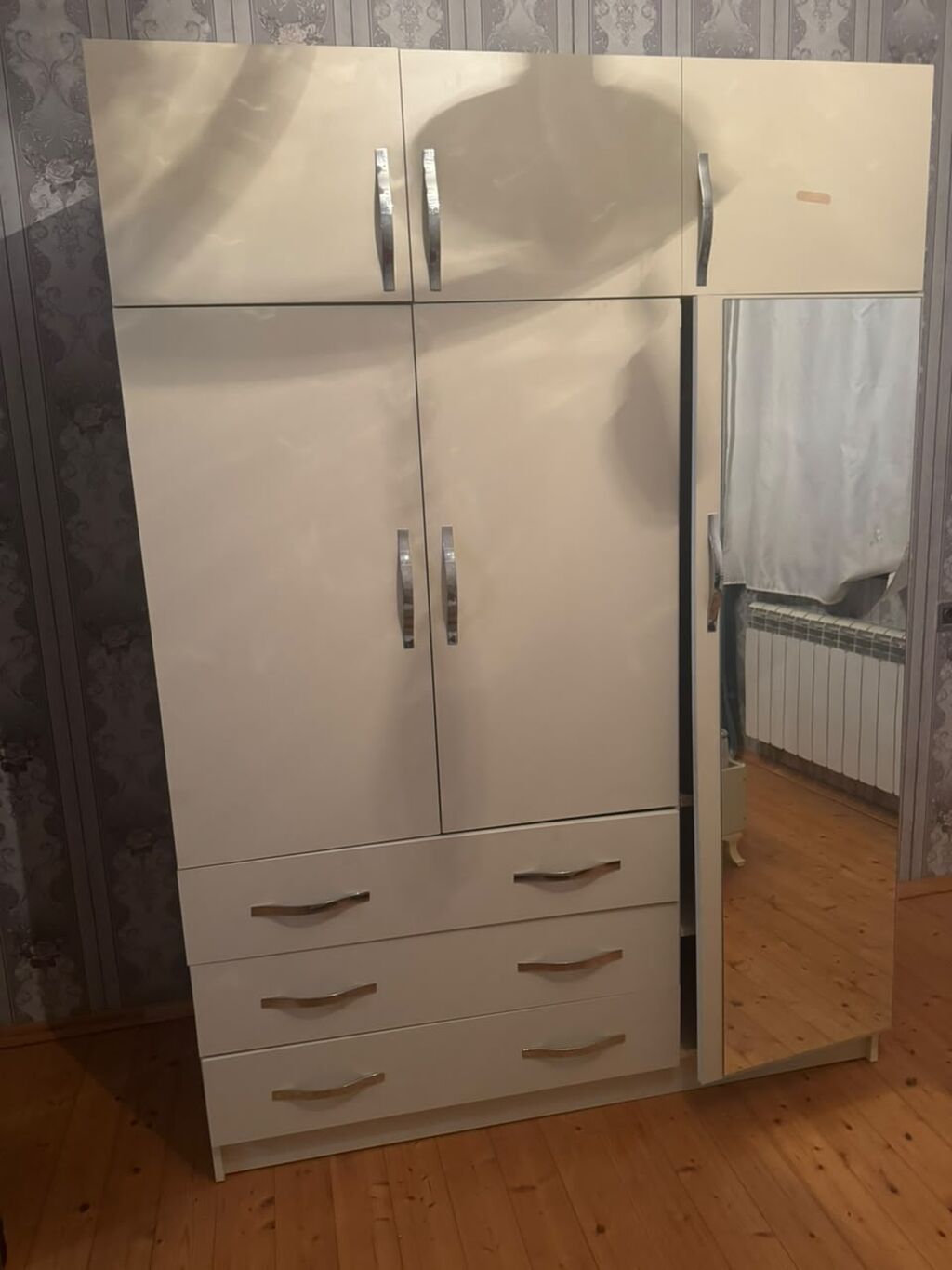 Açıq krem rəngli, modern dizaynlı paltar şkafı - Material — Şkaflar, Bakı (3)