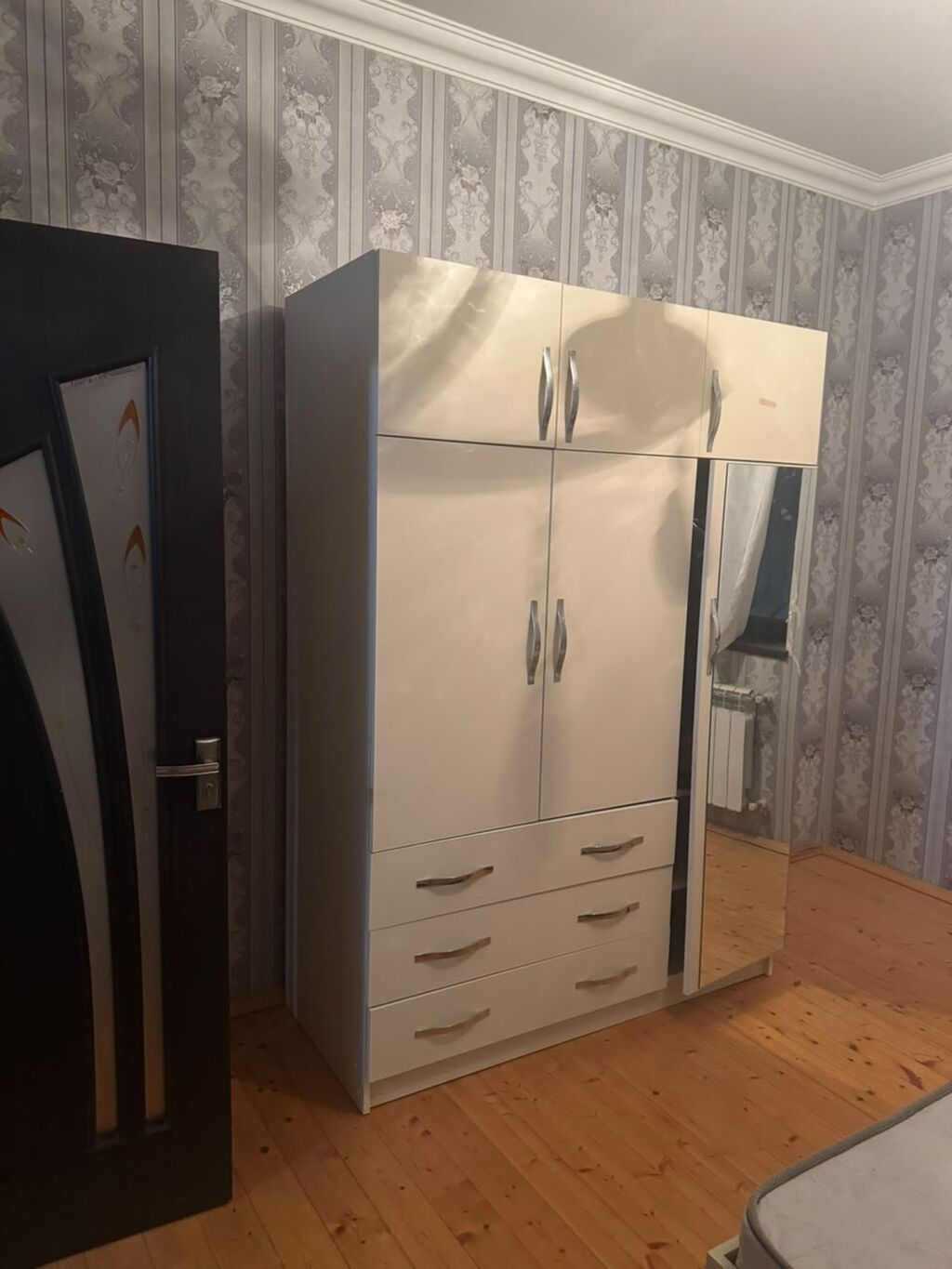 Açıq krem rəngli, modern dizaynlı paltar şkafı - Material — Şkaflar, Bakı (2)