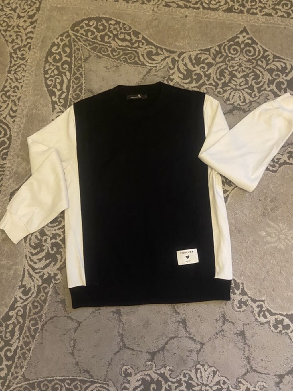 10 azn — Hodie və sviter, Bakı