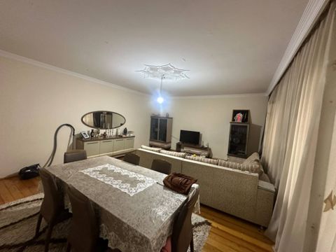 Satılır 5 otaqlı köhnə tikili 120 m² — Bakı