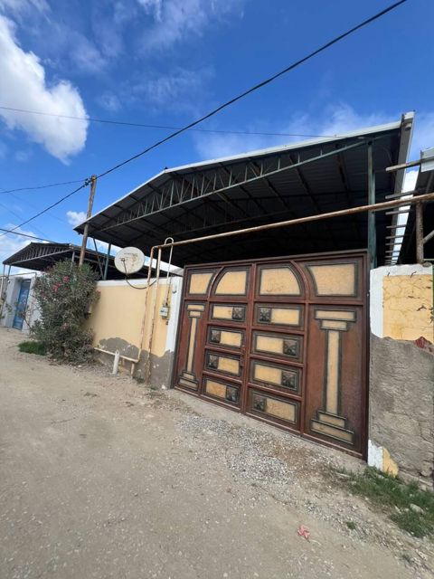 Satılır 3 otaqlı həyət evi/bağ evi 100 m² — Bakı