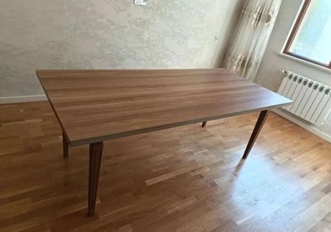 İşlənmiş, Kvadrat masa — Bakı