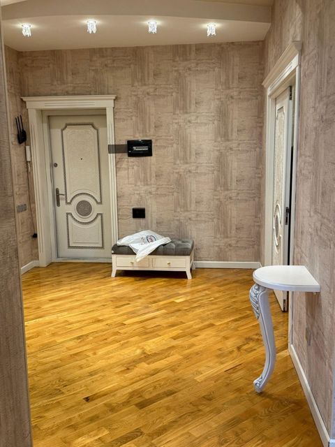 İcarəyə verilir 3 otaqlı yeni tikili 130 m² — Bakı