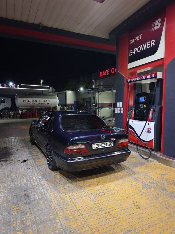 Mercedes E 240, 2.4 L, 1998 il, 418 910 km 20-CZ-046 — Avtomobillər, Bakı (3)