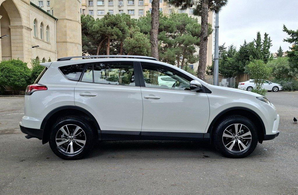 Toyota RAV4, 2.0 L, 2017 il, 39 000 km — Avtomobillər, Bakı (3)