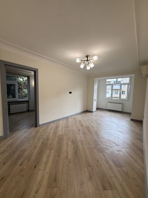 Satılır 2 otaqlı köhnə tikili 55 m² — Bakı