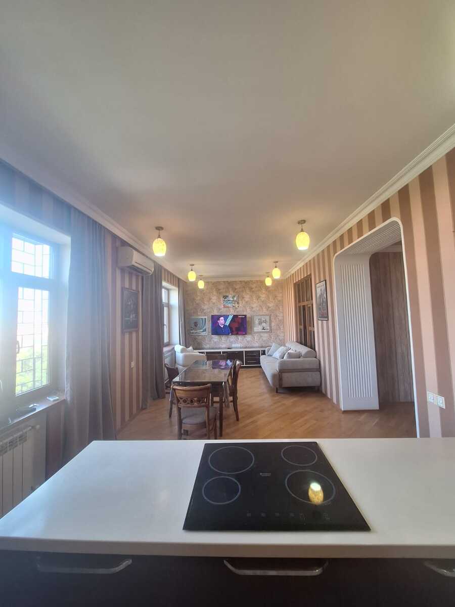İcarəyə verilir 4 otaqlı köhnə tikili 120 m² — Mənzil, Bakı (2)