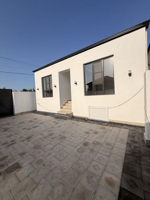 Satılır 4 otaqlı həyət evi/bağ evi 130 m² — Bakı