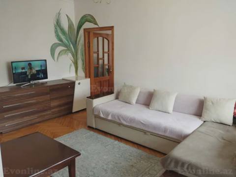 Kirayə verilir 2 otaqlı Mənzil Köhnə tikili 50 m² Bakı, Nəsimi r., 28 May m — Qismət bəy