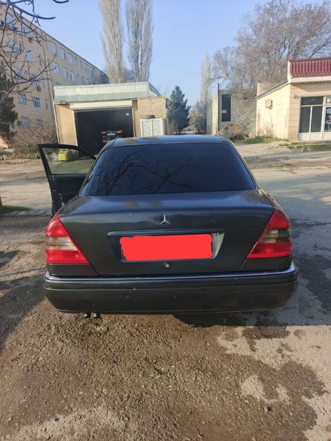 Mercedes-Benz C-Class (W202) sedan Xüsusiyyətlər: - Kuzov: 4 qapılı — Şabran