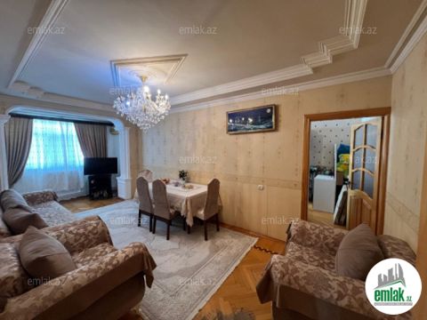 Satılır 5 otaqlı 130 m² köhnə tikili 4 mkr