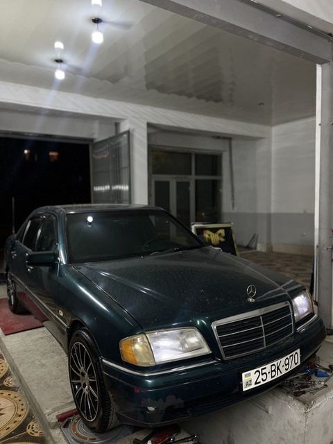 Mercedes C 200, 2.0 L, 1996 il, 251 128 km — Gəncə