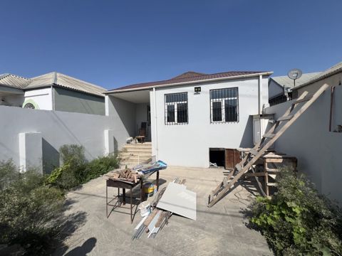 Satılır 3 otaqlı həyət evi/bağ evi 90 m² — Bakı