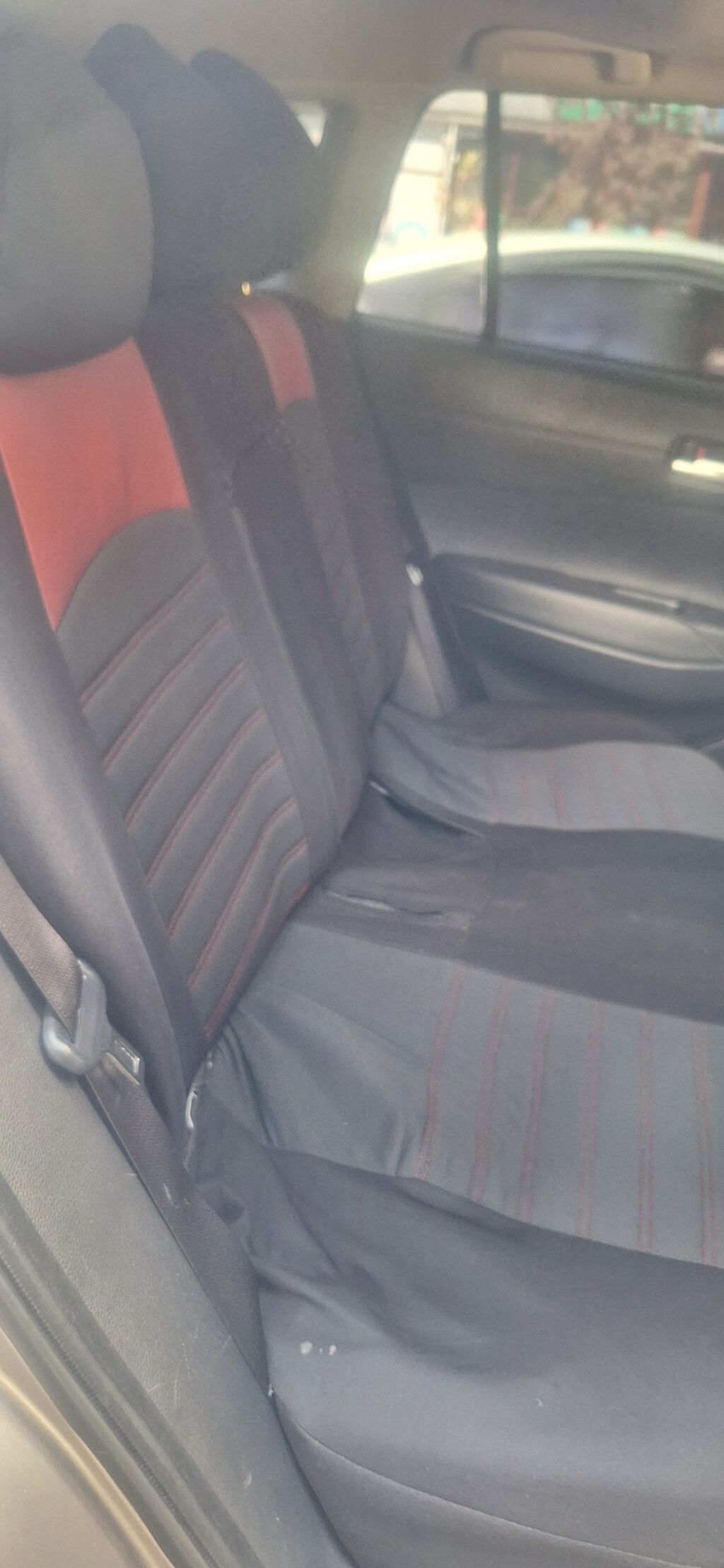 Avtomibil çexolu arxa,qabaq dəstdir,yaxşı vəziyyətdədir,cırığı — Salon çəkiləri, Mingəçevir (2)