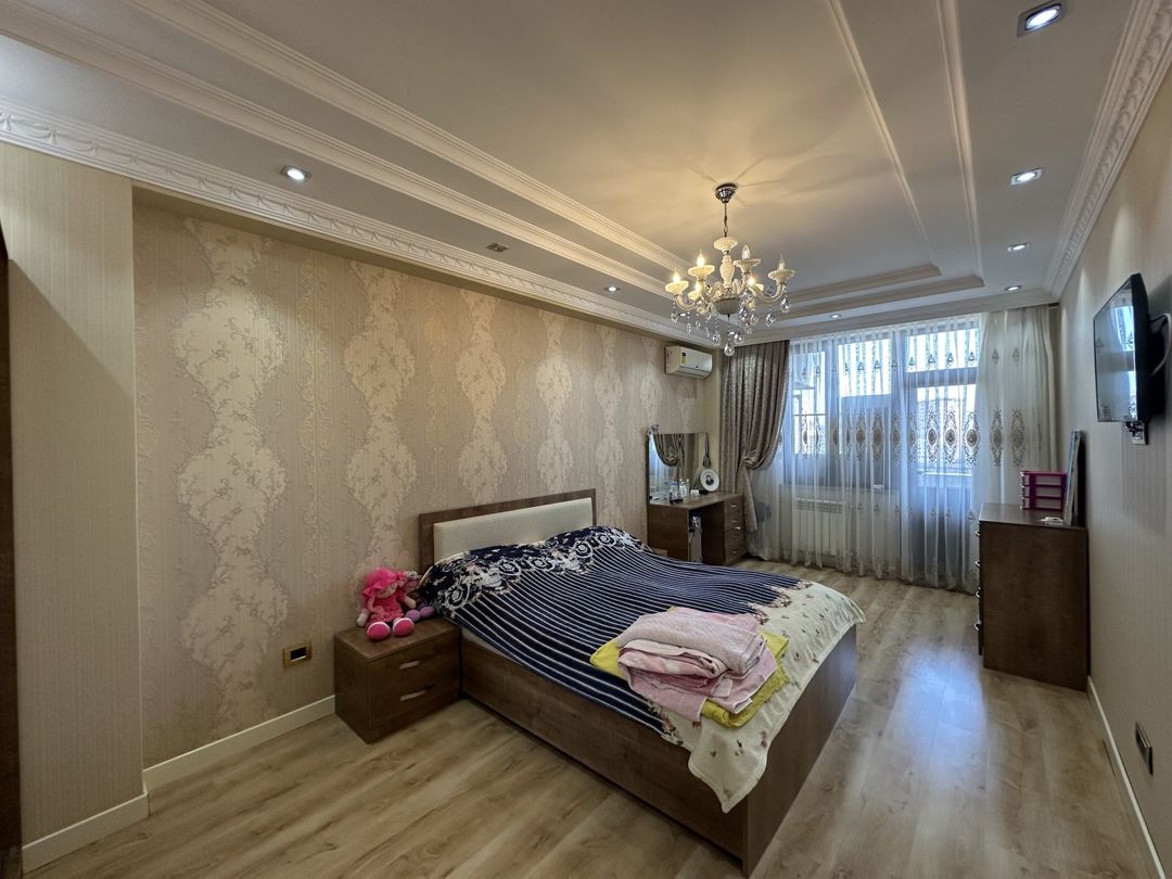 Satılır 4 otaqlı yeni tikili 265 m² — Mənzil, Bakı (10)
