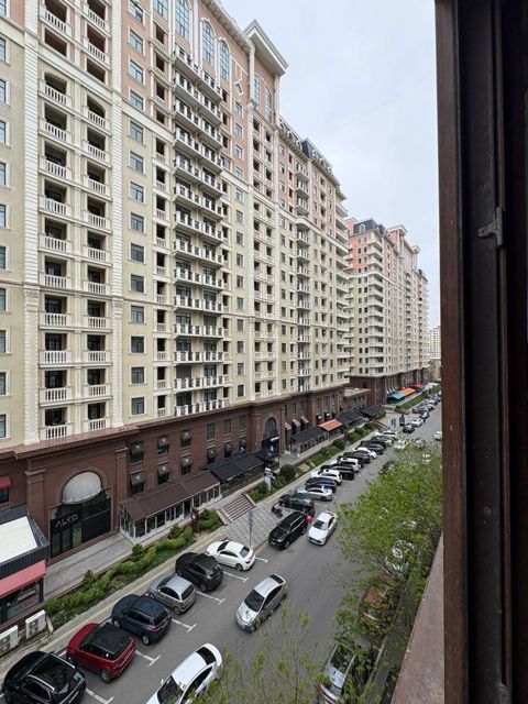 Satılır 4 otaqlı köhnə tikili 110 m² — Bakı