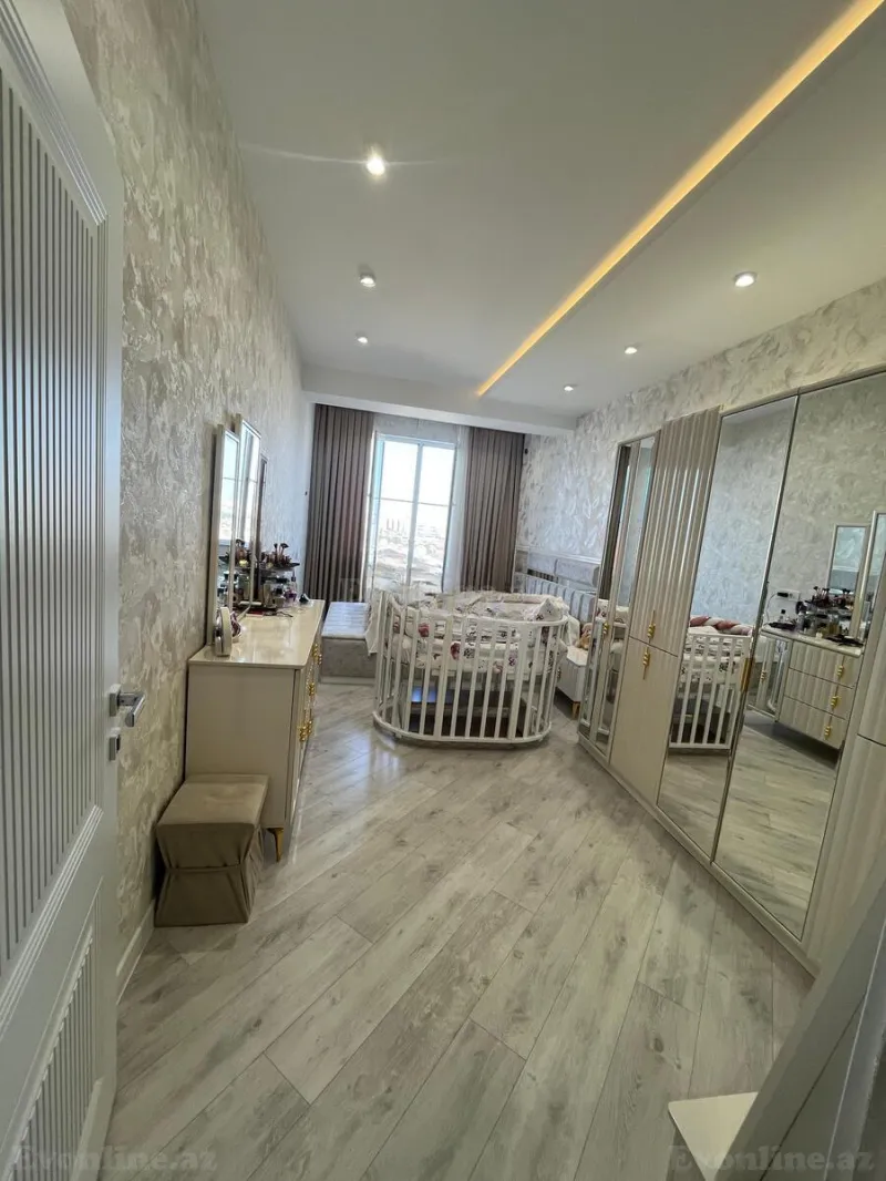 Satılır 3 otaqlı Mənzil Yeni tikili 105 m² Bakı, Yasamal r., İnşaatçılar m — Mənzil, Bakı (4)