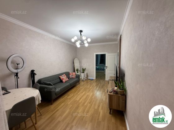 Satılır 2 otaqlı 65 m² köhnə tikili Azadlıq prospekti m — Mənzil (2)