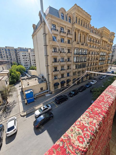 Satılır 1 otaqlı köhnə tikili 32 m² — Bakı