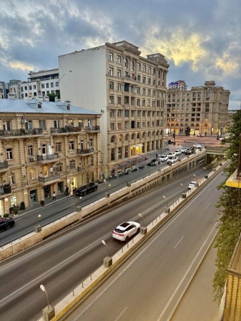 Satılır 2 otaqlı köhnə tikili 42 m² — Bakı