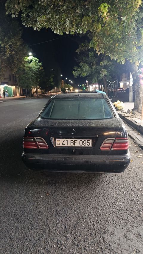 Mercedes-Benz E-Class: 3.2 l 2001 il Sedan — İsmayıllı
