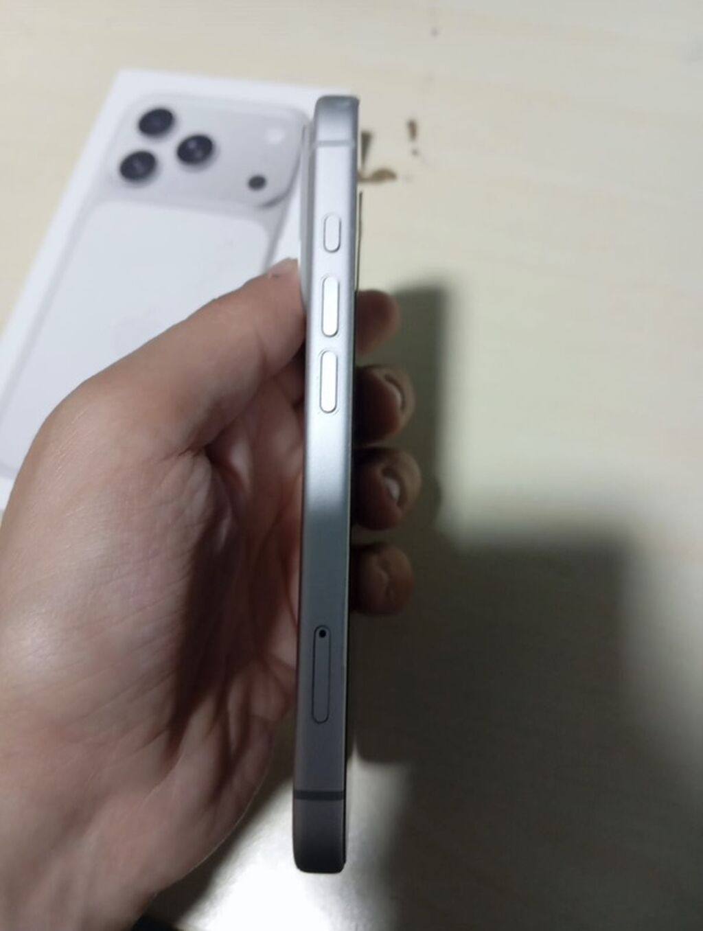 IPhone 17 Pro, 256 GB, Ağ, Barmaq izi, Simsiz şarj, Face ID — Apple iPhone, Bakı (2)