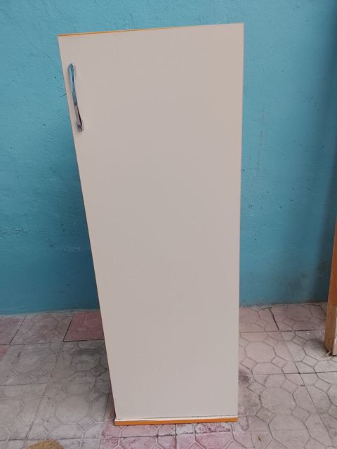 Tək qapılı geyim dolabı - Material: laminat/MDF tipli taxta lövhələr — Xırdalan