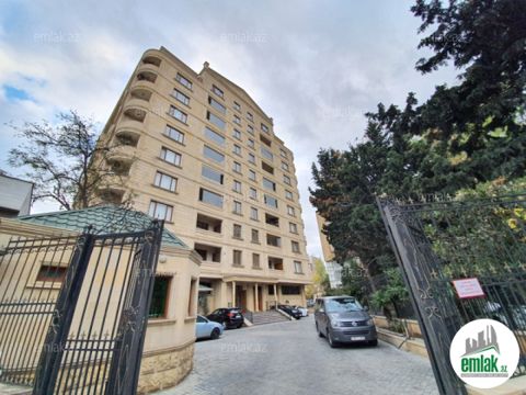 İcarəyə verilir 4 otaqlı 230 m² yeni tikili Park Bulvar