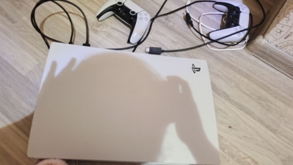PlayStation 5 oyun konsolu dəsti - Rəng: ağ-qara - Komplekt: - PS5 — Oyun konsolları, Masazır (2)